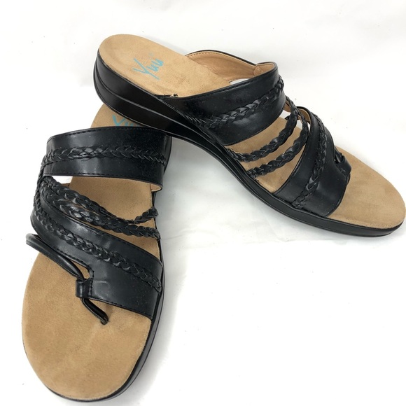 yuu sandals black